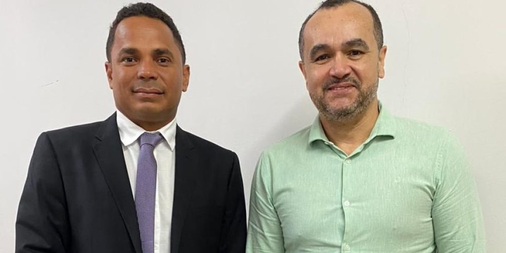Vereador Josmundo (PODE) se encontra com o secretário executivo municipal Paulo Cezar Monteiro