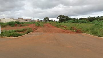 Trecho entre as rotatórias ainda não possui pavimentação asfáltica